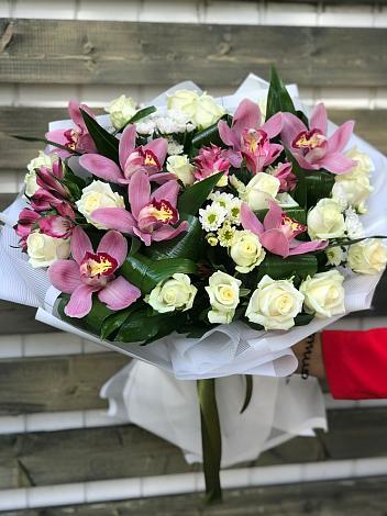 Букет цветов из: Розы и Хризантемы в Исправной
