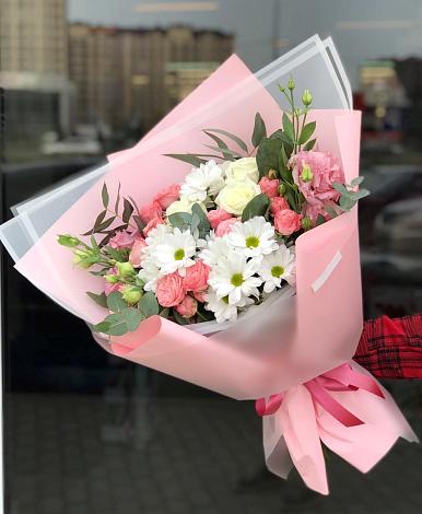 Букет цветов из: Розы, Лизиантусы и Хризантемы в Исправной